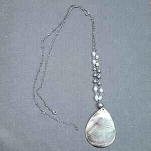 Women's Vintage Mother Of Pearl Pendant Necklace 34"